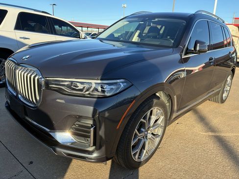 Used 2020 BMW X7 xDrive40i w/ Premium Package image 3
