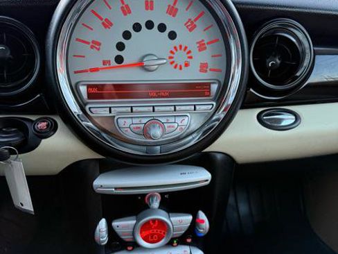Used 2009 MINI Cooper Hardtop FWD image 10