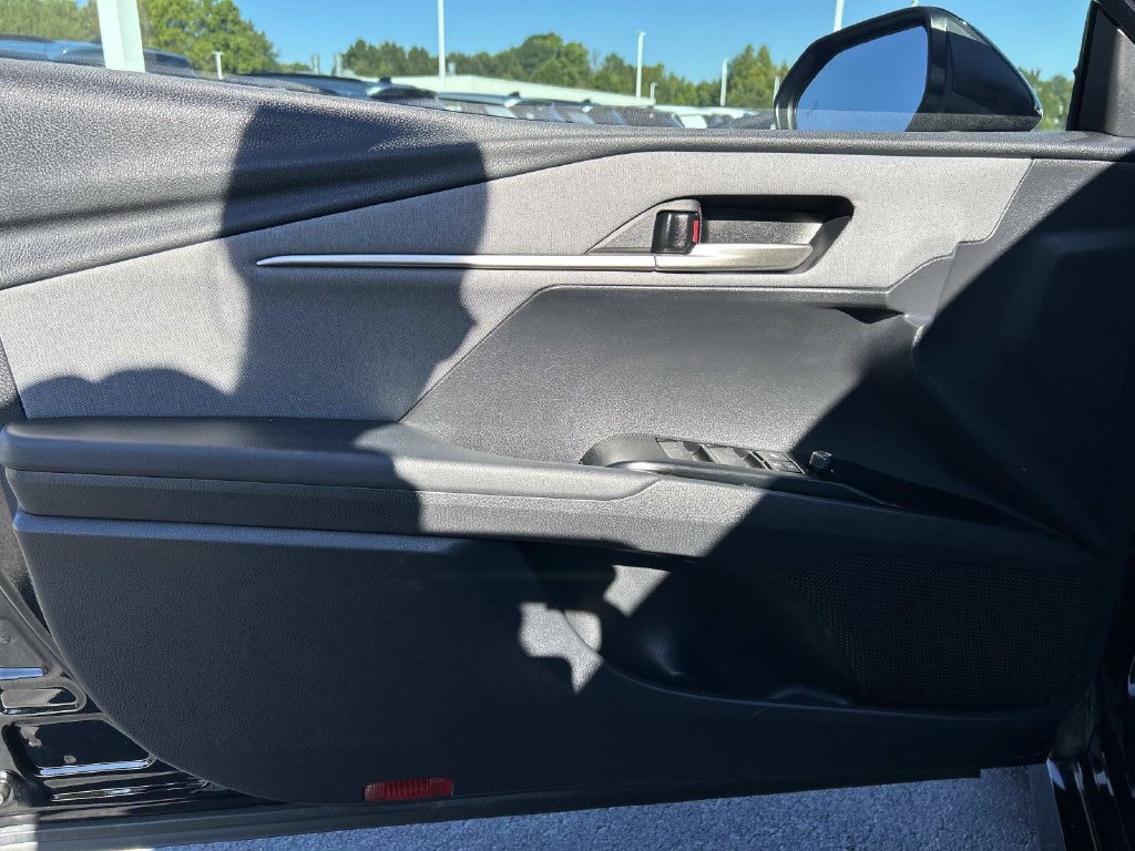 Used 2025 Toyota Camry LE w/ Convenience Package FWD image 23