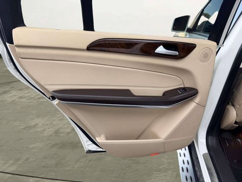 Used 2019 Mercedes-Benz GLS 550 4MATIC image 26