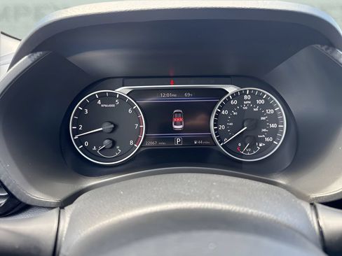 Used 2025 Nissan Sentra SV FWD image 22