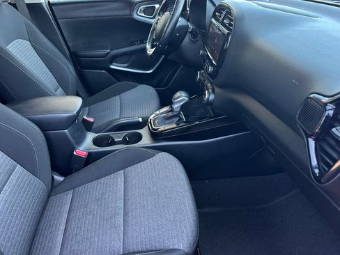 Used 2022 Kia Soul GT-Line FWD image 16
