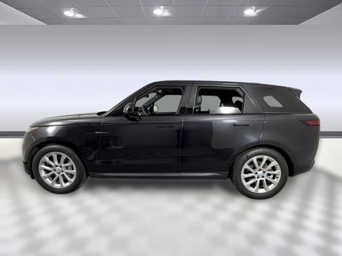 Used 2025 Land Rover Range Rover Sport SE AWD/4WD image 2