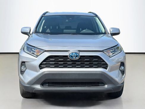 Used 2021 Toyota RAV4 XLE AWD/4WD image 3
