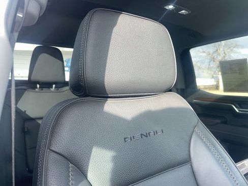 Used 2025 GMC Sierra 1500 Denali w/ Technology Package image 36