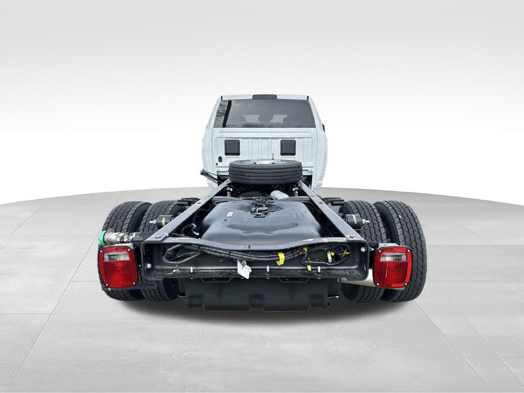 New 2026 RAM 5500 Tradesman AWD/4WD image 21