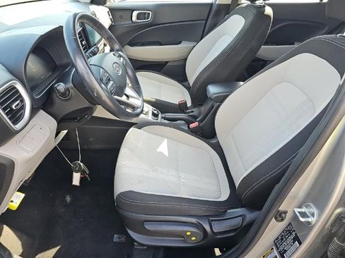 Used 2023 Hyundai Venue SEL image 8