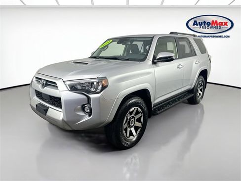Used 2024 Toyota 4Runner TRD Off-Road Premium image 4