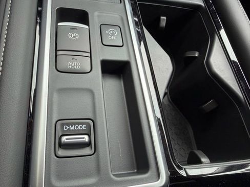 New 2026 Nissan Pathfinder SV image 25