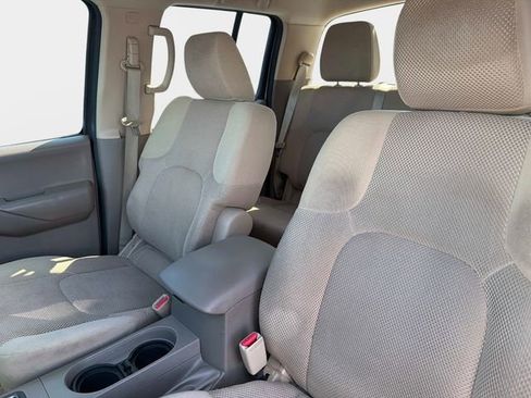 Used 2012 Nissan Frontier SV image 20