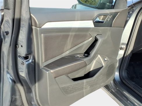 Used 2025 Volkswagen Jetta S image 7