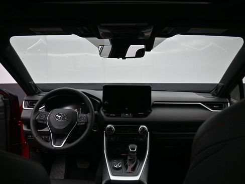 Certified 2025 Toyota RAV4 XSE image 30