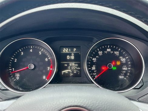 Used 2016 Volkswagen Jetta SE image 12