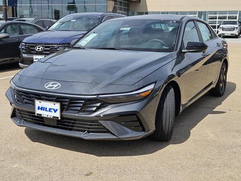 New 2026 Hyundai Elantra SEL Sport image 2