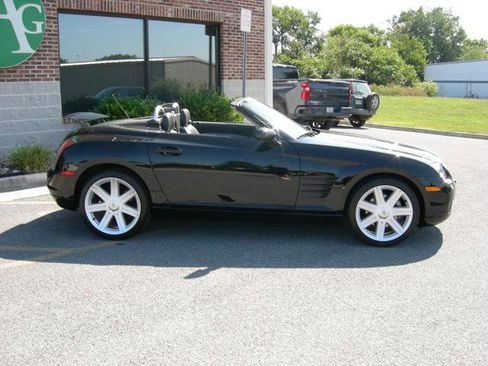 Used 2005 Chrysler Crossfire Convertible image 9