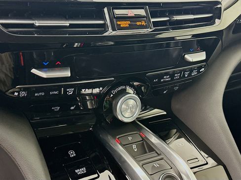 Used 2025 Acura MDX FWD image 24