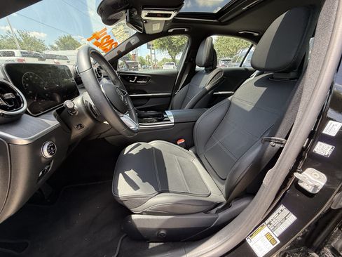 Used 2024 Mercedes-Benz C 300 Sedan image 27