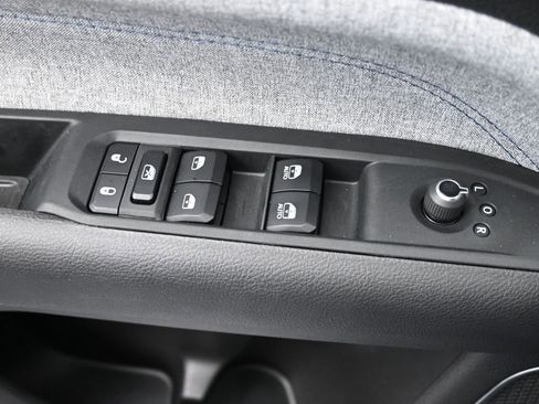 Used 2025 Jeep Compass Latitude w/ Convenience Group image 19