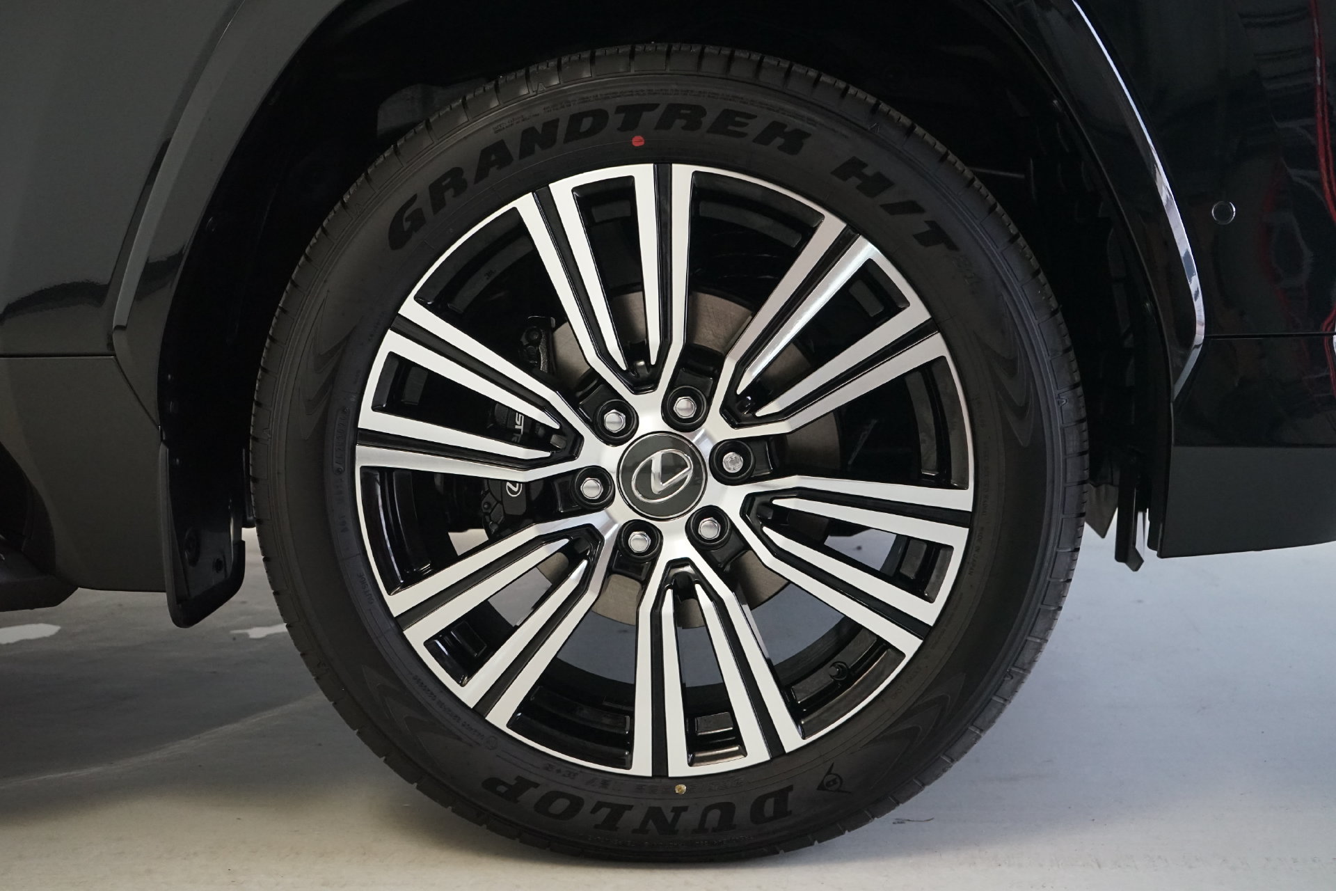 Used 2026 Lexus LX 600 4WD w/ Luxury Package image 38