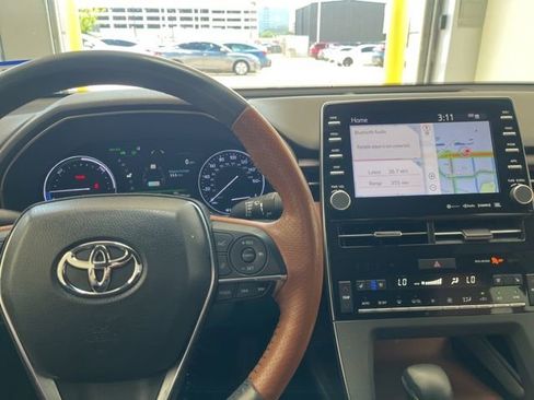 Used 2019 Toyota Avalon Limited FWD image 22