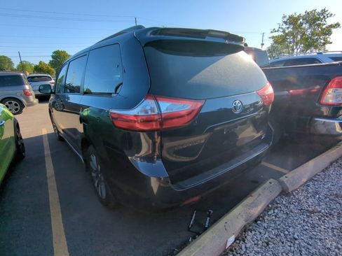 Used 2018 Toyota Sienna LE AWD/4WD image 4