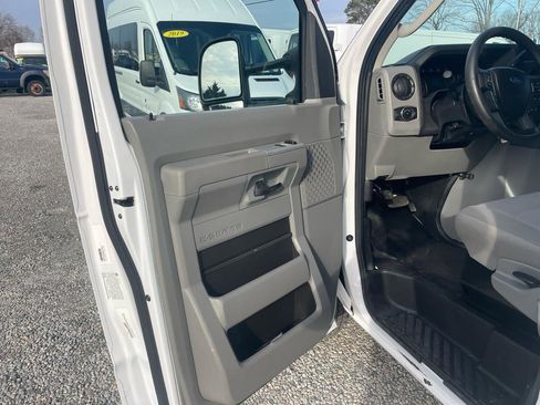 Used 2021 Ford E-350 and Econoline 350 Super Duty w/ Power Windows & Locks Group image 10