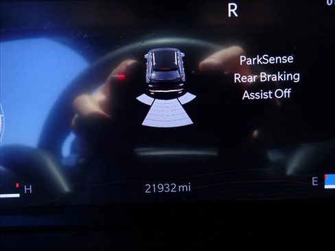 Used 2023 Jeep Grand Cherokee Altitude AWD/4WD image 20