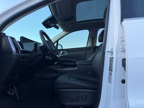 Used 2025 Kia Sorento SX FWD image 5