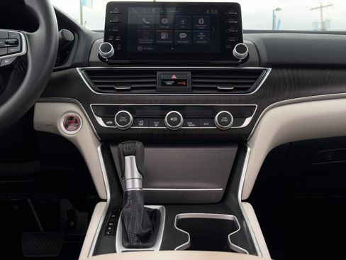 Certified 2018 Honda Accord EX image 19