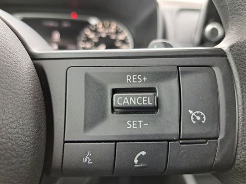 Used 2023 Nissan Rogue S image 12