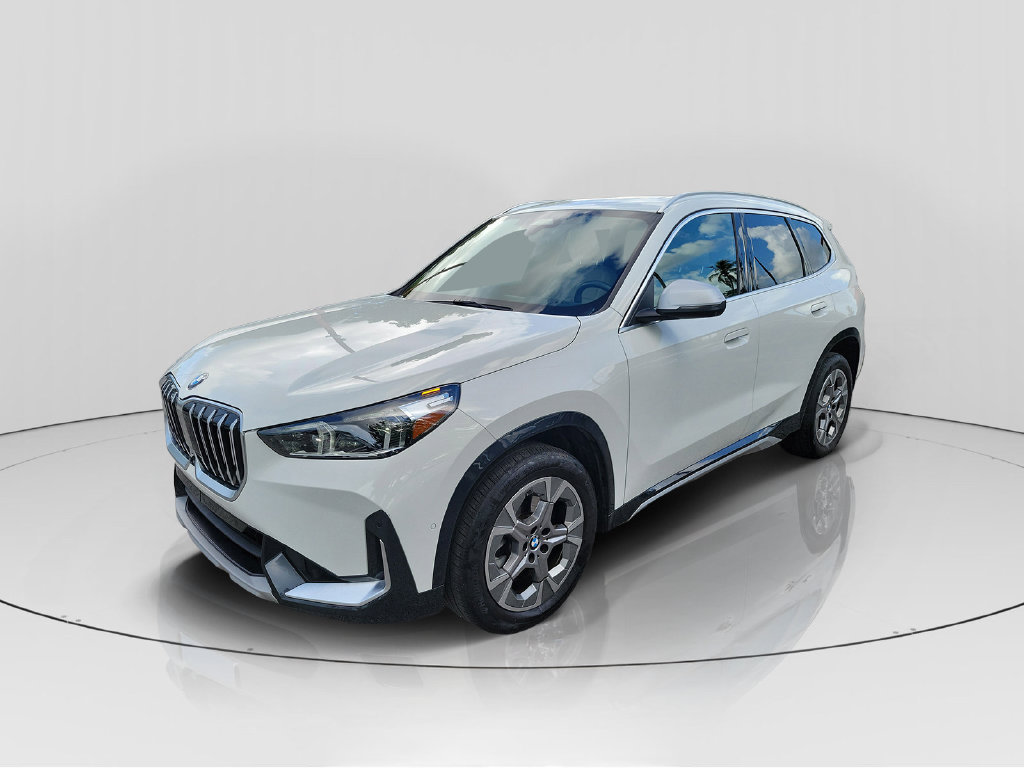 Used 2024 BMW X1 xDrive28i w/ Premium Package AWD/4WD image 3