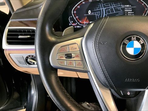 Used 2022 BMW 740i 740i w/ Luxury Rear Seating Package image 23
