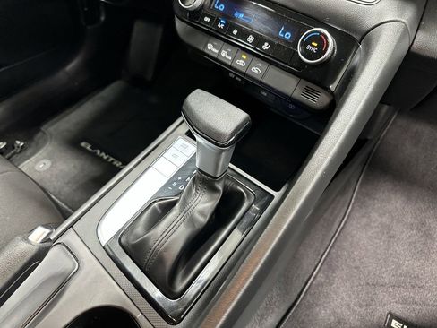 Certified 2024 Hyundai Elantra SEL FWD image 20