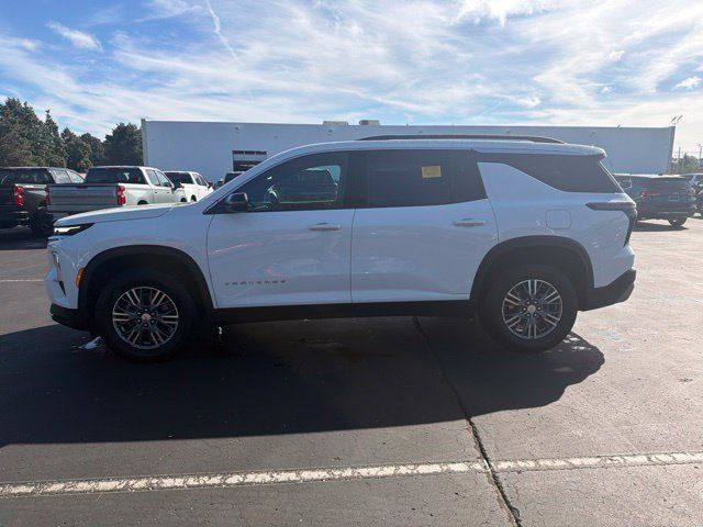 Certified 2025 Chevrolet Traverse LT FWD image 1