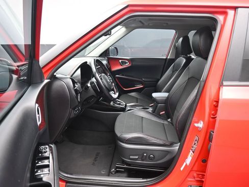 Used 2020 Kia Soul GT-Line Turbo FWD image 12