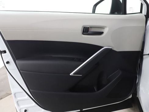 Used 2024 Toyota Corolla Cross LE w/ Moonroof Package image 20