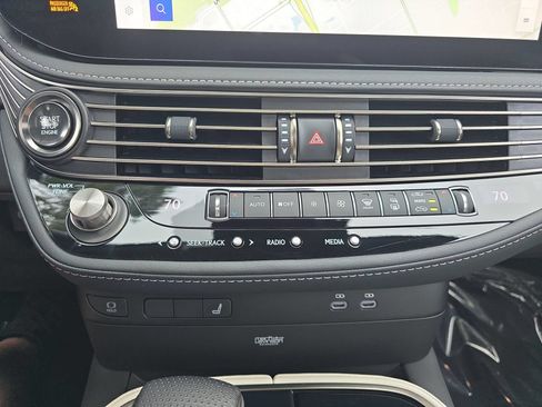Used 2025 Lexus LS 500 F Sport AWD/4WD image 24