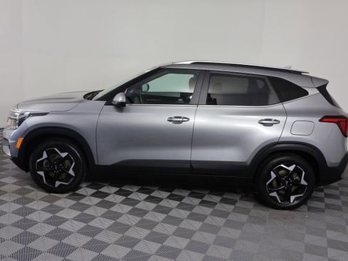 Used 2024 Kia Seltos EX AWD/4WD image 5
