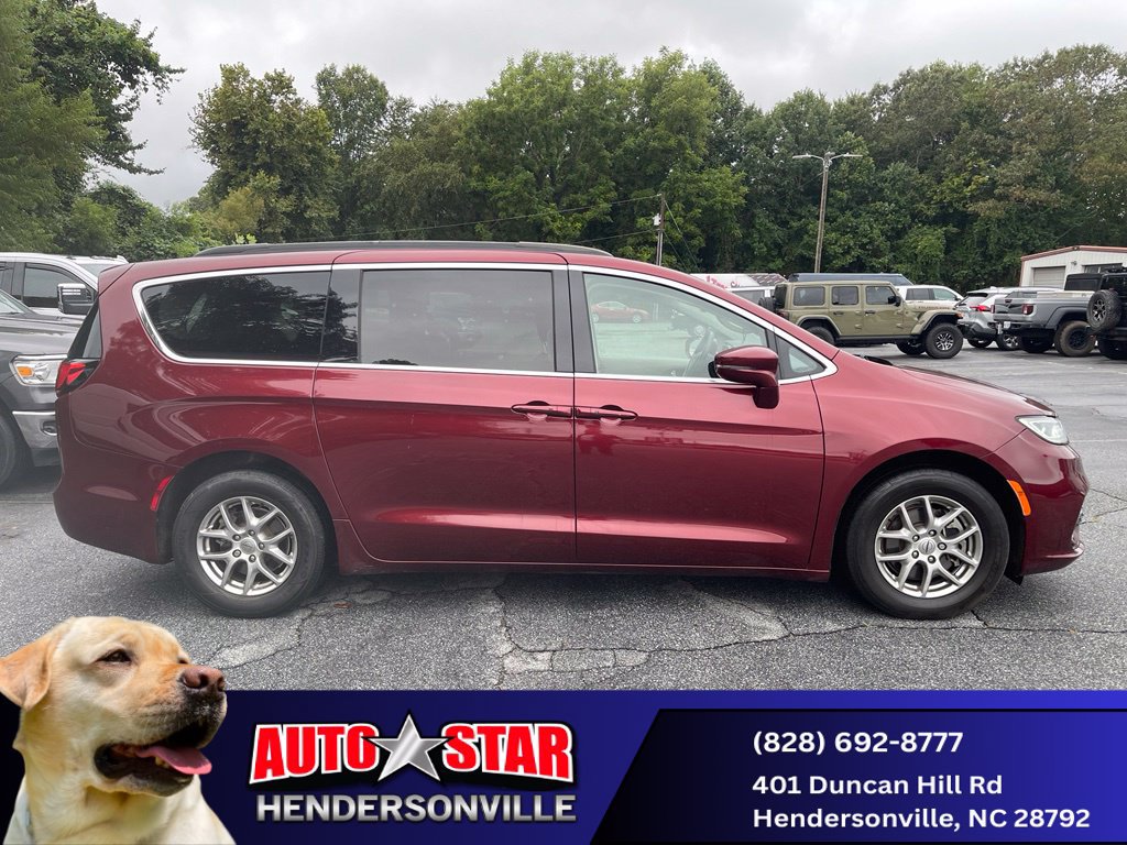 Used 2021 Chrysler Pacifica Touring FWD image 2