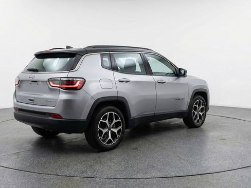 Used 2025 Jeep Compass Limited AWD/4WD image 7