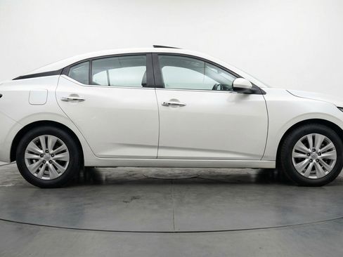 Used 2025 Nissan Sentra S FWD image 11