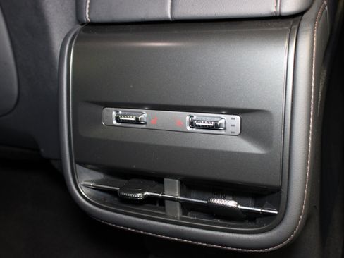 Used 2024 Lincoln Nautilus Reserve w/ Equipment Group 202A AWD/4WD image 17