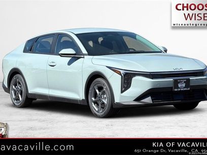 New 2025 Kia K4 LXS