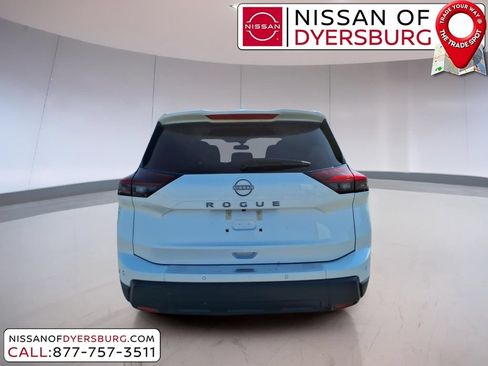 Used 2026 Nissan Rogue SV FWD image 4