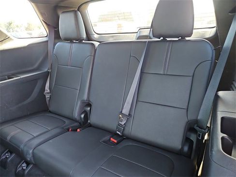 Used 2023 Chevrolet Traverse RS image 12