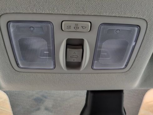 Certified 2023 Hyundai Venue SEL FWD image 25
