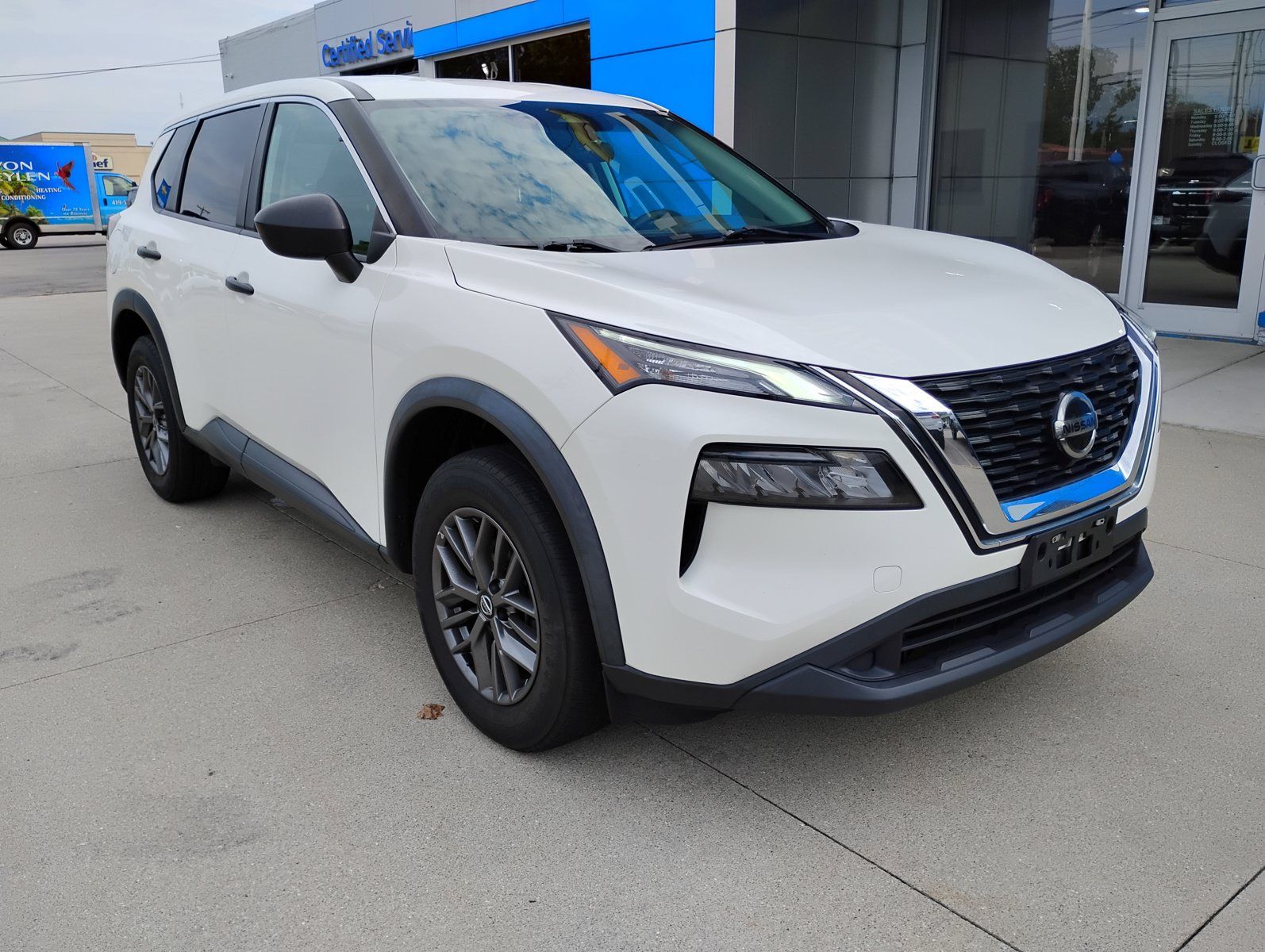 Used 2021 Nissan Rogue S AWD/4WD image 3