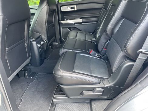 Used 2021 Ford Explorer Limited RWD image 11