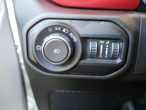 Used 2021 Jeep Wrangler Unlimited Rubicon AWD/4WD image 26