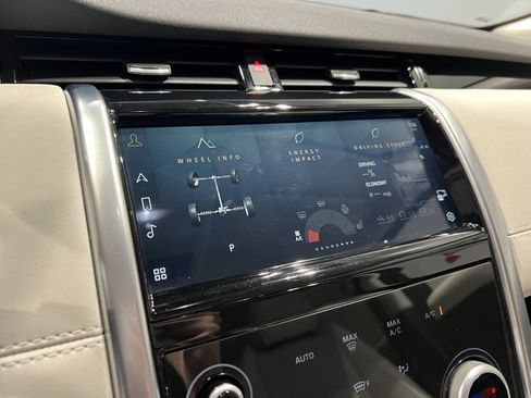 Used 2023 Land Rover Discovery Sport SE image 29